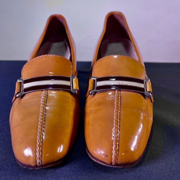 GUCCI - Vintage Yellow Patent Leather Loafers - Picture 1 of 9